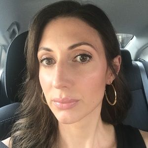 Meet your Posher, Vanessa